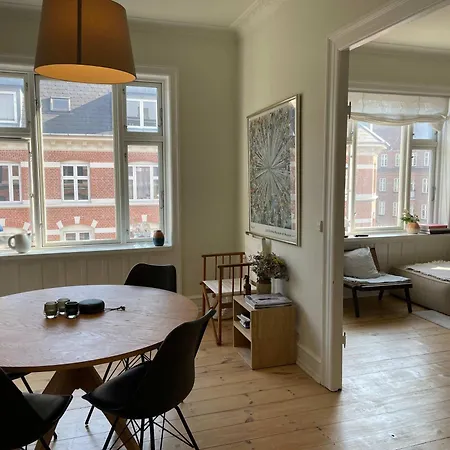 Apartment Stunning W Balcony *